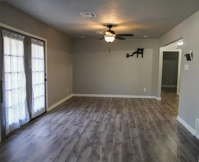 Photo 8 — 5719 NW Chestnut Lane, Lawton, OK 73505