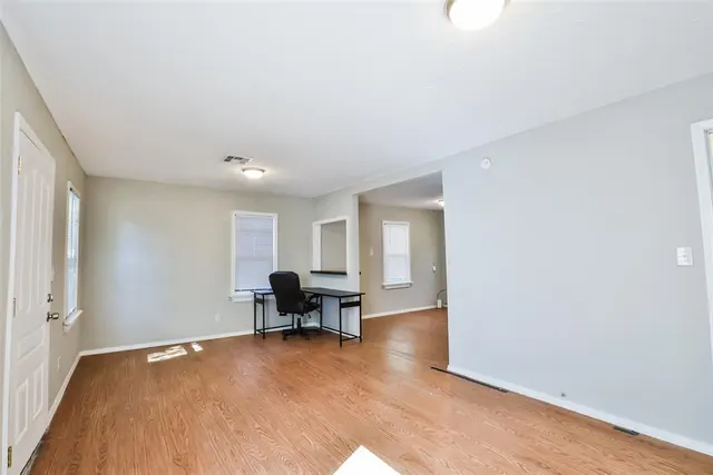 Photo 6 — 3237 SW 48th Street, Oklahoma City, OK 73119