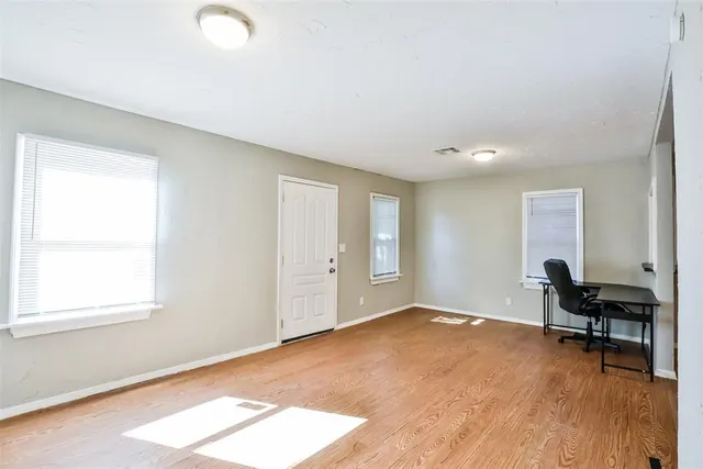 Photo 7 — 3237 SW 48th Street, Oklahoma City, OK 73119