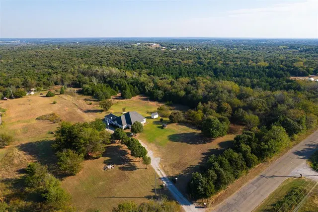 Photo 3 — 12701 E Memorial Road, Jones, OK 73049