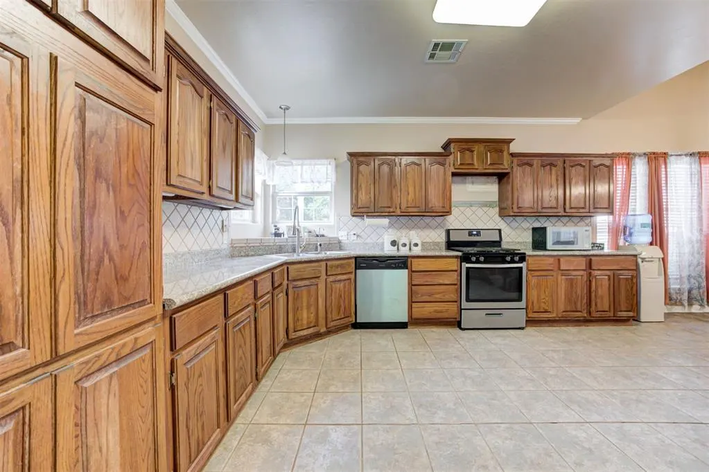 Photo 22 — 12701 E Memorial Road, Jones, OK 73049