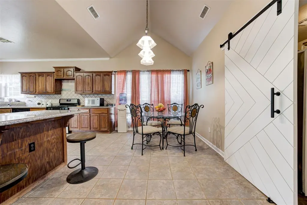 Photo 15 — 12701 E Memorial Road, Jones, OK 73049