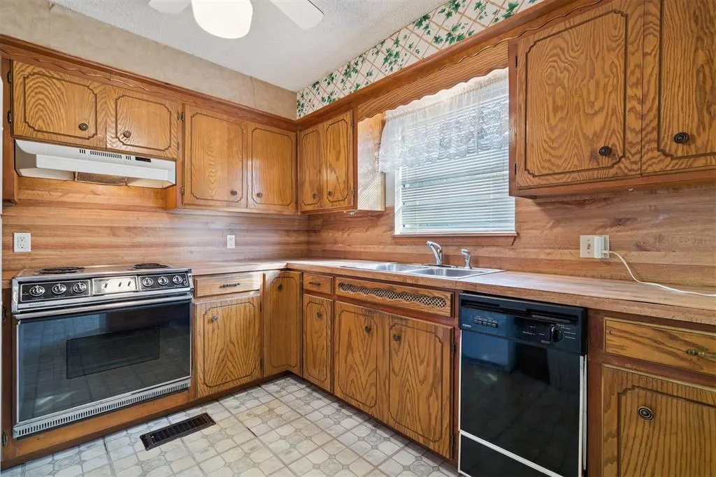 Photo 19 — 810 SE Binkley Street, Oklahoma City, OK 73129