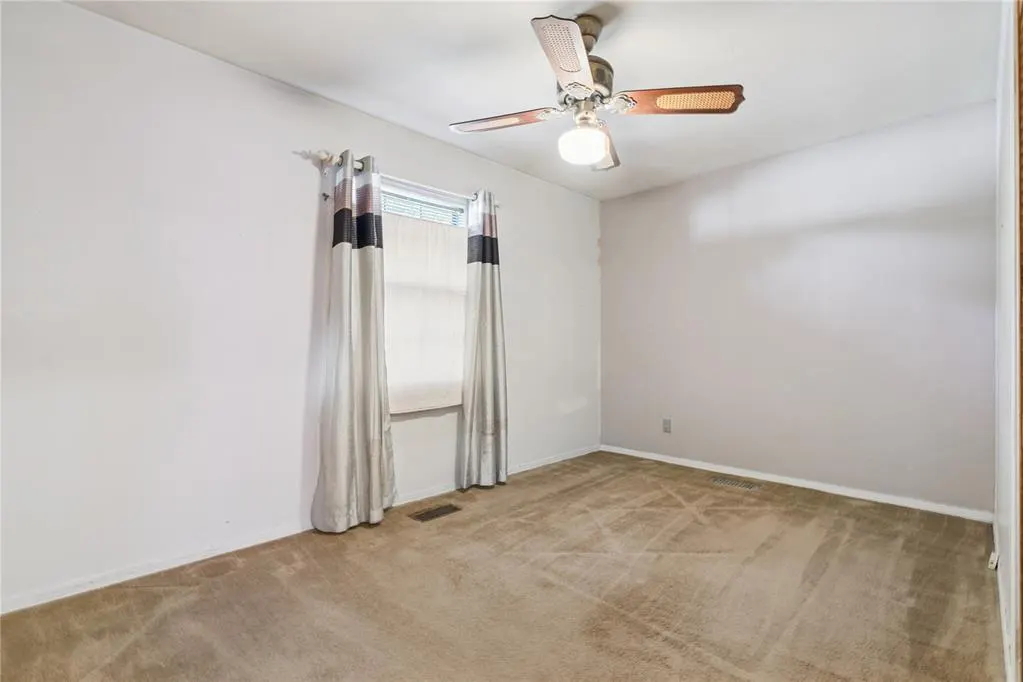 Photo 15 — 810 SE Binkley Street, Oklahoma City, OK 73129