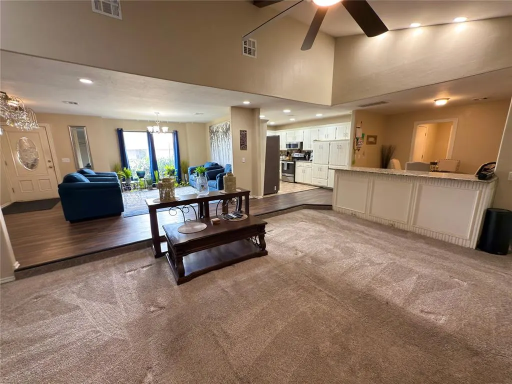 Photo 13 — 617 SW 104th Place, Oklahoma City, OK 73139