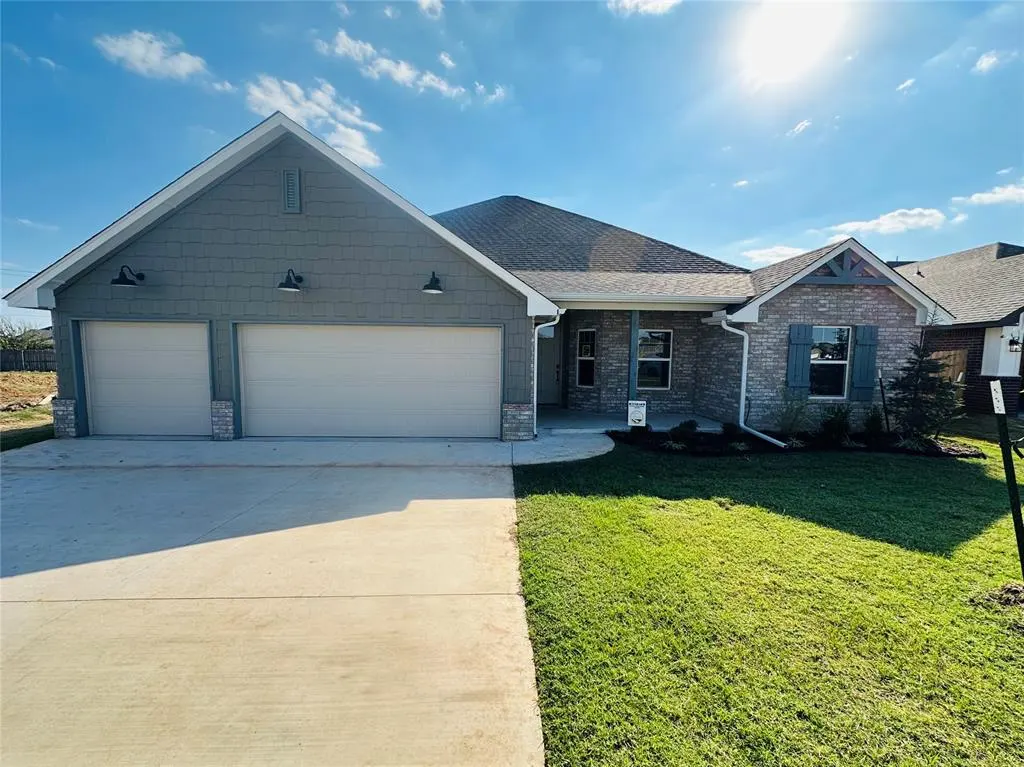 Front exterior — 2808 Summit Hollow Circle, Norman, OK 73071