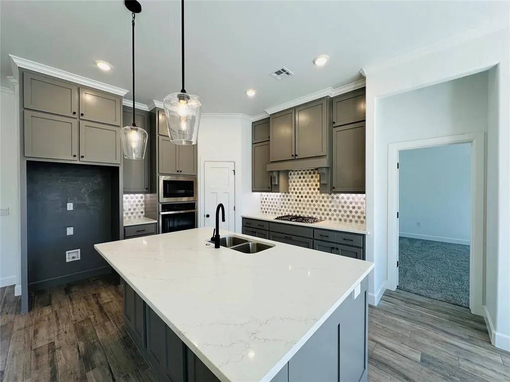 Photo 4 — 2808 Summit Hollow Circle, Norman, OK 73071