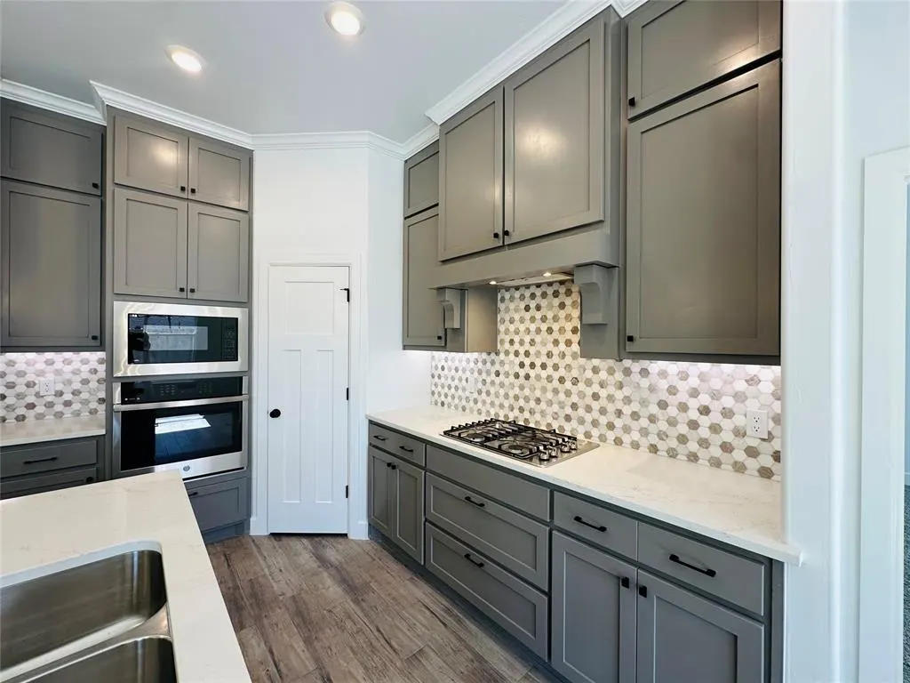 Photo 5 — 2808 Summit Hollow Circle, Norman, OK 73071
