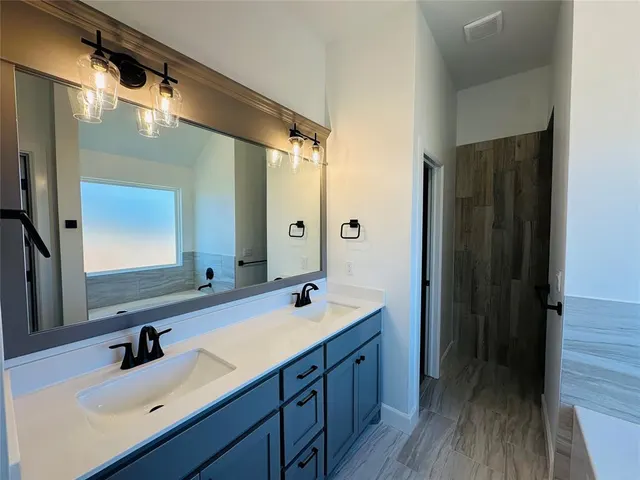 Photo 8 — 2808 Summit Hollow Circle, Norman, OK 73071