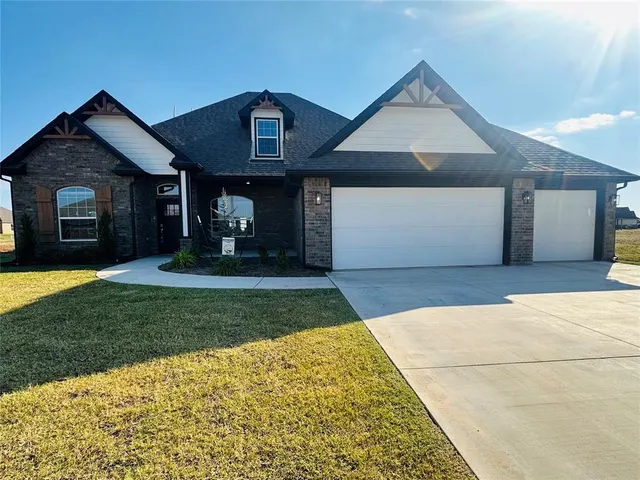Front exterior — 2918 Summit Terrace Drive, Norman, OK 73071