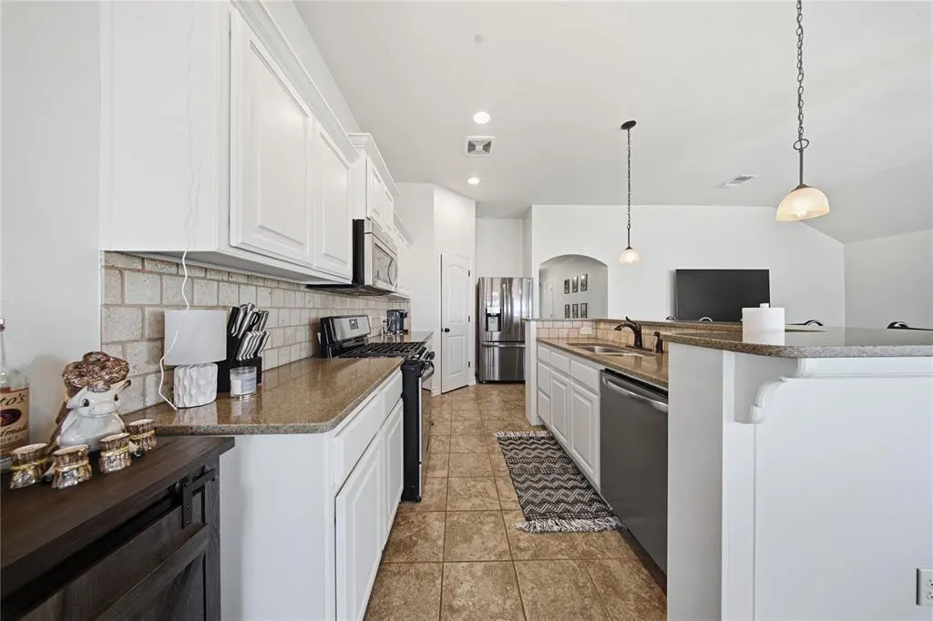 Photo 9 — 9529 SW 27 Street, Oklahoma City, OK 73128