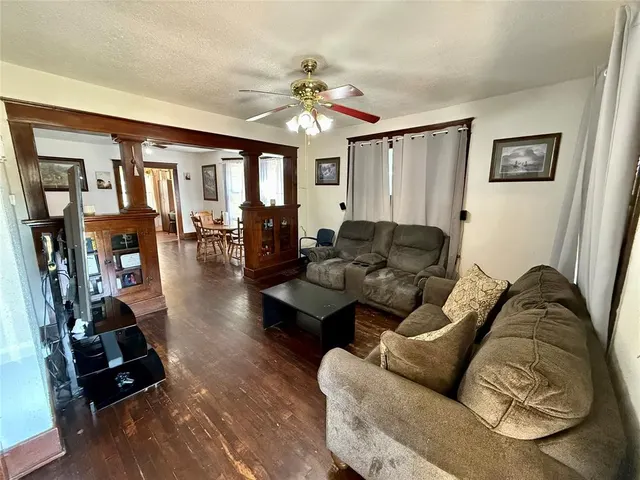 Photo 3 — 605 SW 26th Street, Oklahoma City, OK 73109
