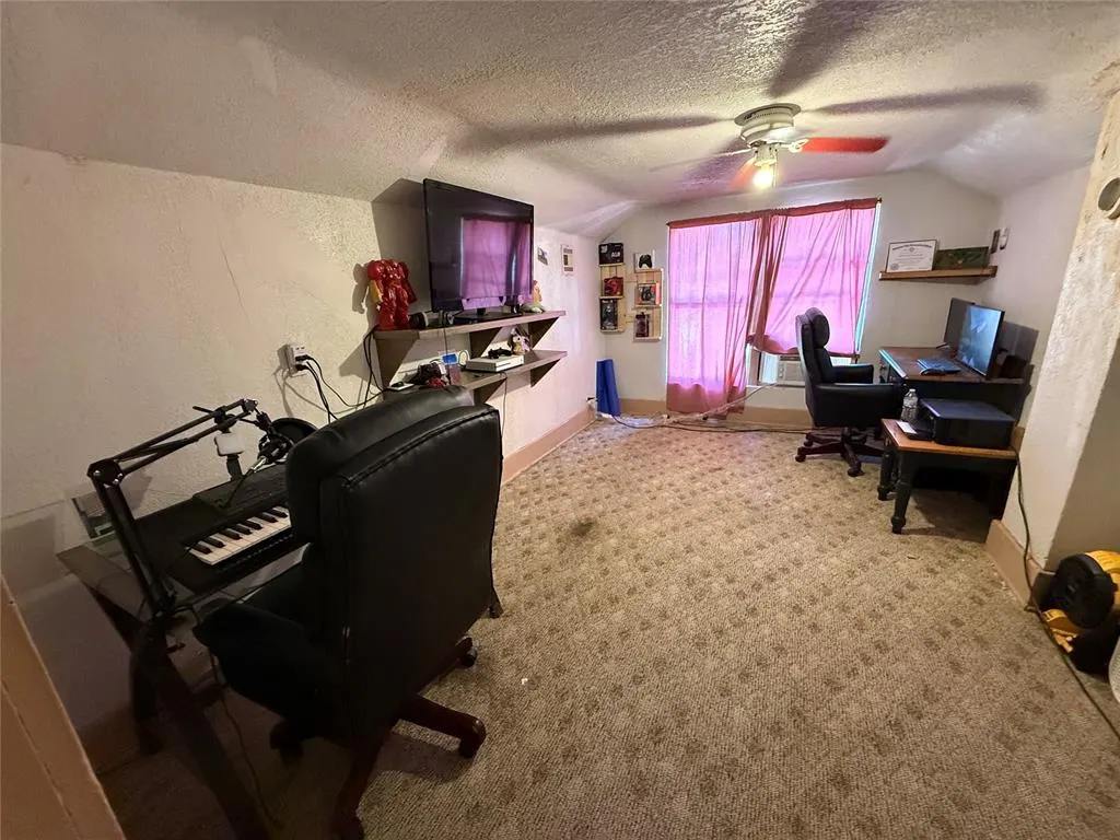 Photo 15 — 605 SW 26th Street, Oklahoma City, OK 73109