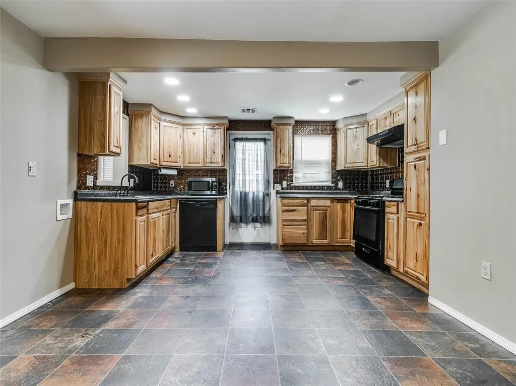 Photo 15 — 922 W 7TH Street, Stroud, OK 74079