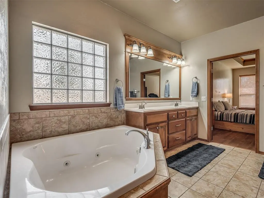 Photo 21 — 14474 Old Barn Road, Edmond, OK 73025