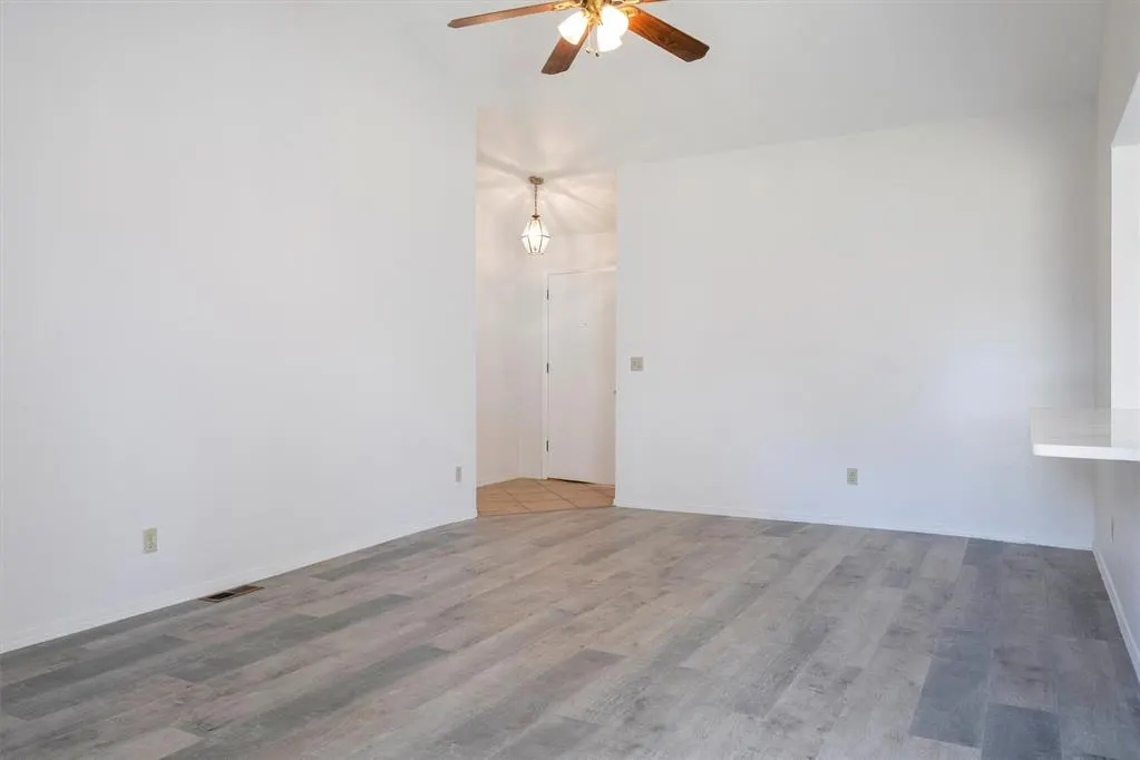 Photo 6 — 11512 Wallace Avenue, Oklahoma City, OK 73162