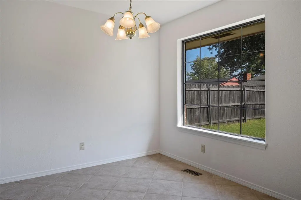 Photo 8 — 11512 Wallace Avenue, Oklahoma City, OK 73162