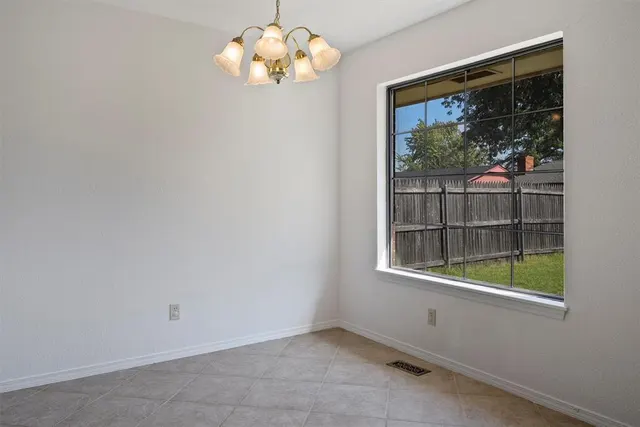 Photo 8 — 11512 Wallace Avenue, Oklahoma City, OK 73162