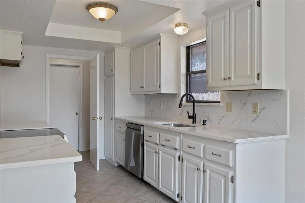 Photo 9 — 11512 Wallace Avenue, Oklahoma City, OK 73162