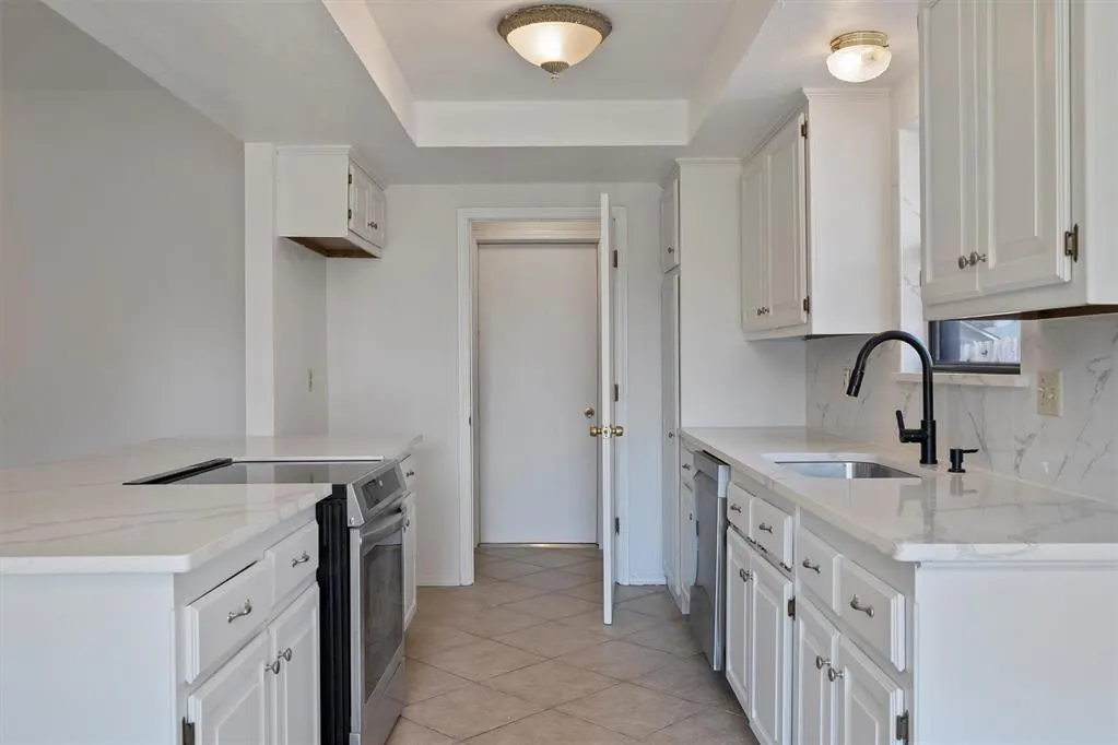 Photo 10 — 11512 Wallace Avenue, Oklahoma City, OK 73162