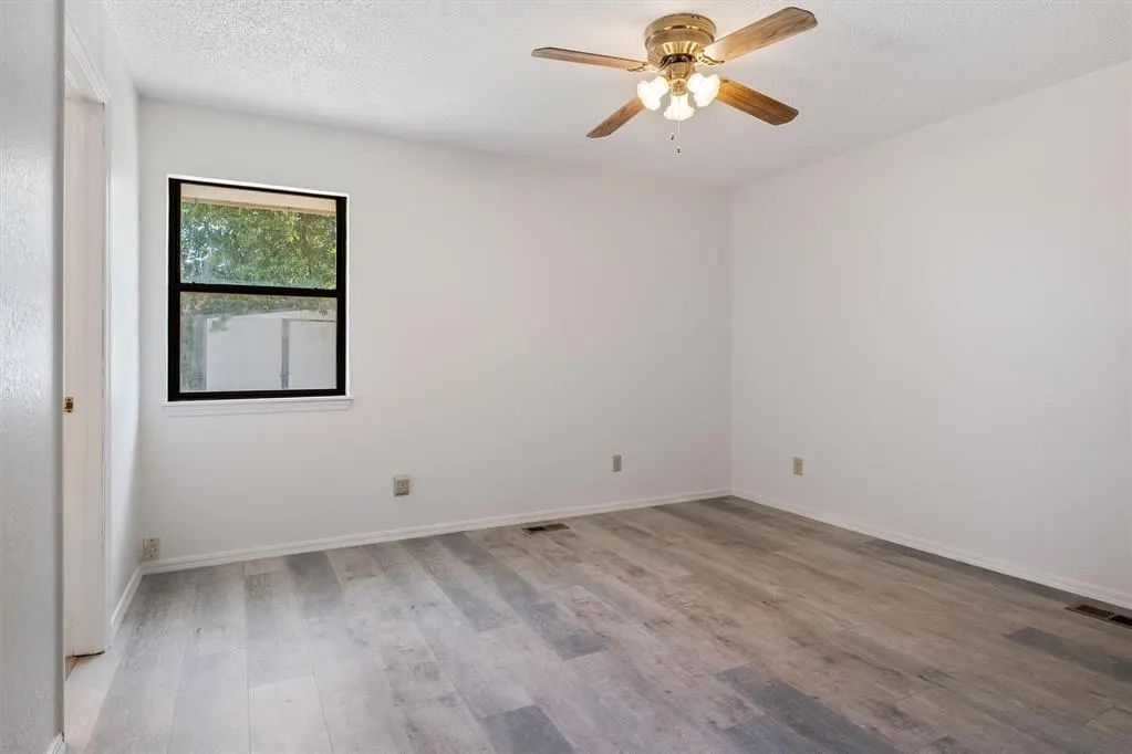 Photo 19 — 11512 Wallace Avenue, Oklahoma City, OK 73162