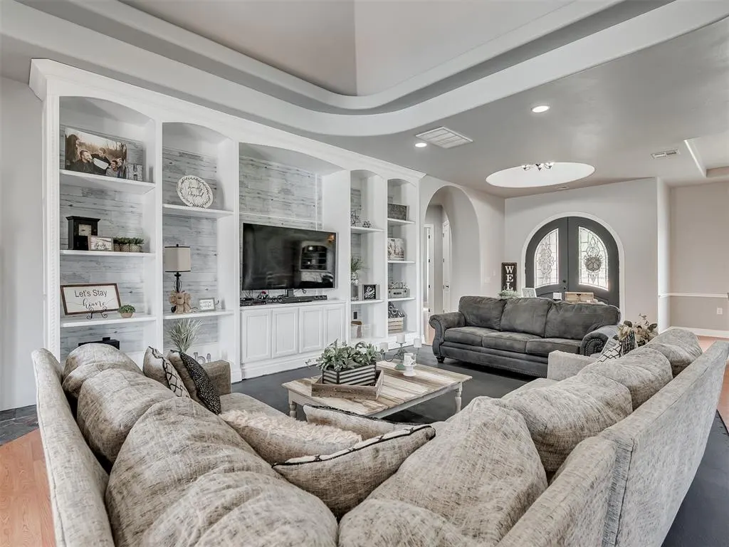 Photo 6 — 18700 HICKORY HOLLOW Drive, Harrah, OK 73045
