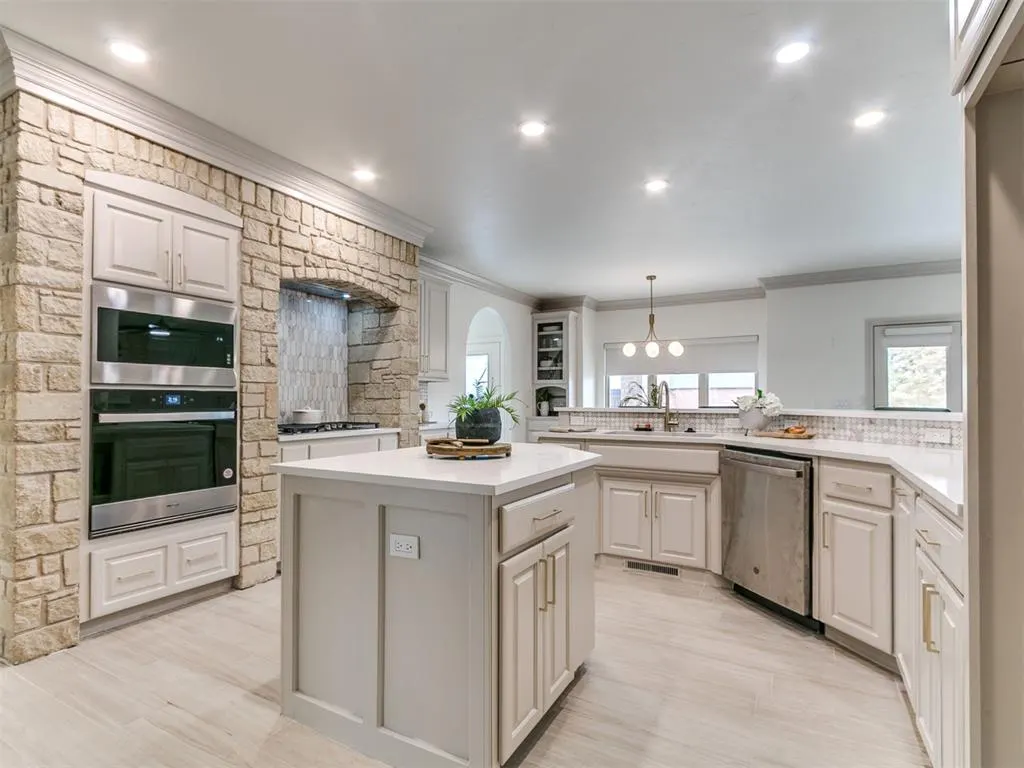 Photo 34 — 8033 NW 124th Street, Oklahoma City, OK 73142