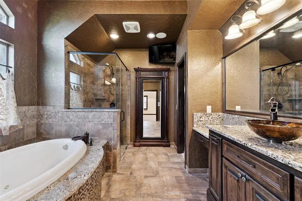 Photo 20 — 14005 Lago Strada, Oklahoma City, OK 73170