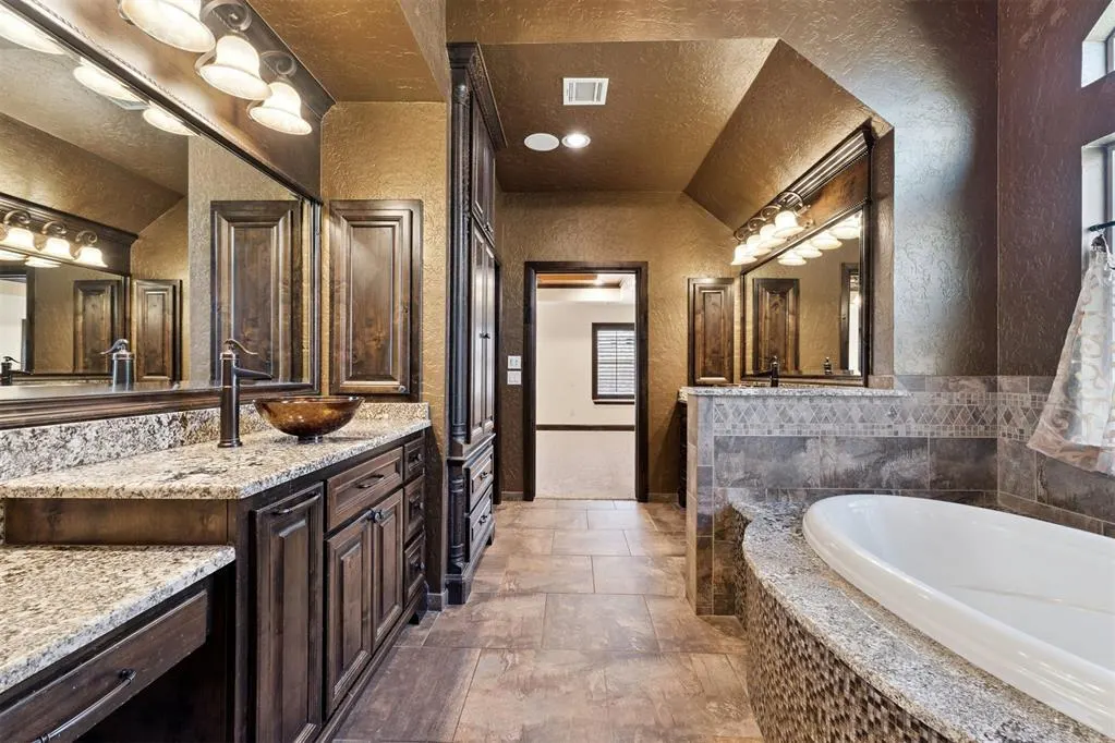 Photo 22 — 14005 Lago Strada, Oklahoma City, OK 73170
