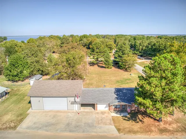 Photo 2 — 1812 Sunset Drive, Eufaula, OK 74432