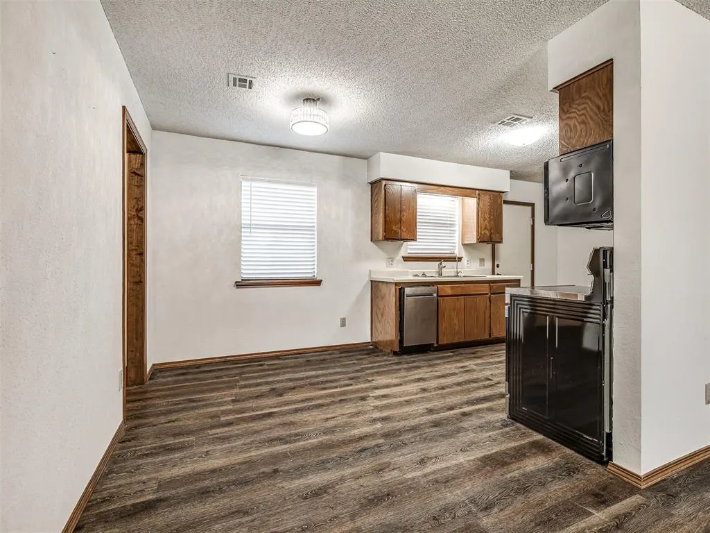 Photo 7 — 1812 Sunset Drive, Eufaula, OK 74432