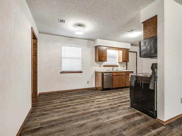 Photo 7 — 1812 Sunset Drive, Eufaula, OK 74432