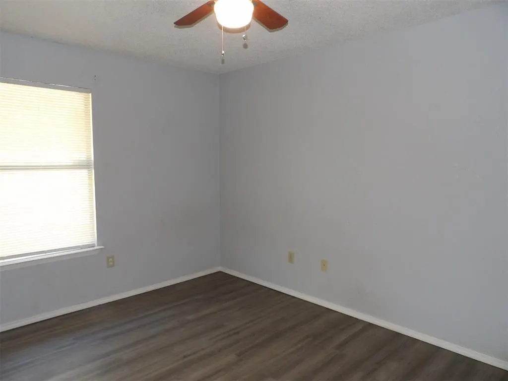 Photo 5 — 223 Brad Street, Edmond, OK 73003