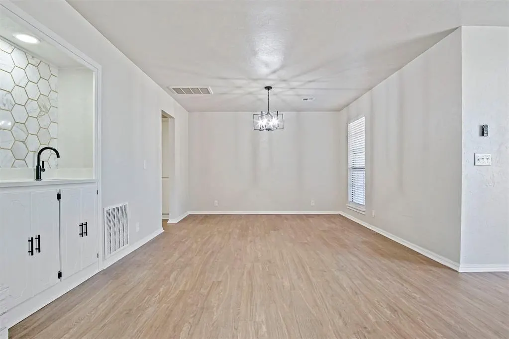 Photo 7 — 2116 NW 118th Terrace, Oklahoma City, OK 73120