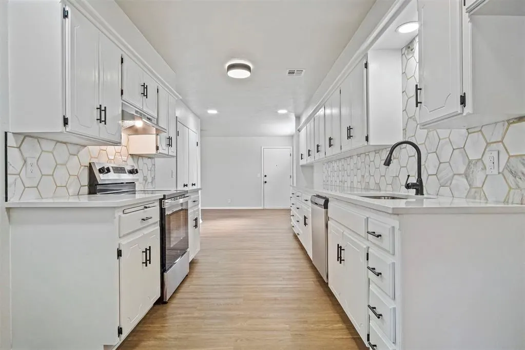 Photo 12 — 2116 NW 118th Terrace, Oklahoma City, OK 73120
