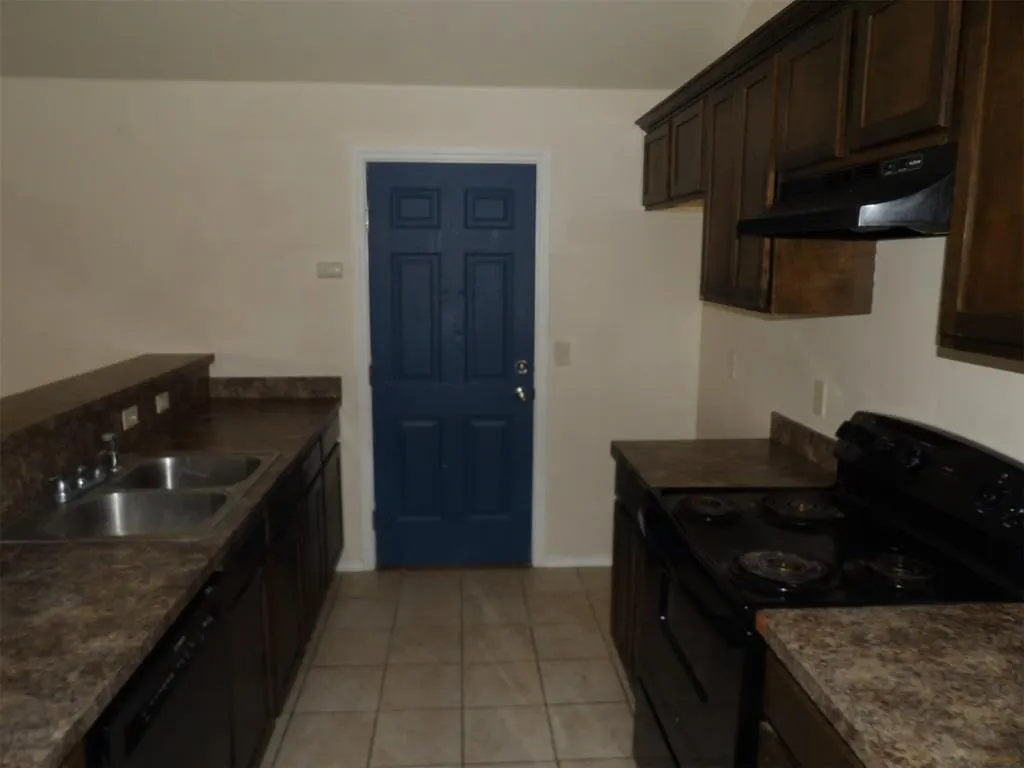 Photo 4 — 804 N Evans Avenue, El Reno, OK 73036