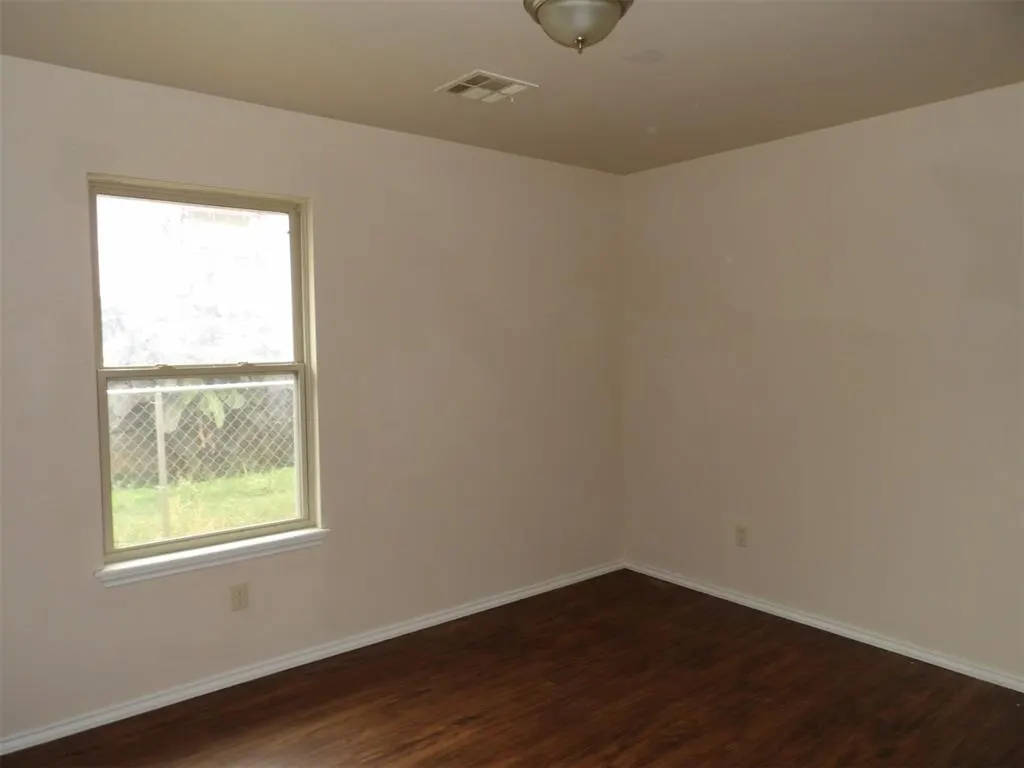 Photo 6 — 804 N Evans Avenue, El Reno, OK 73036