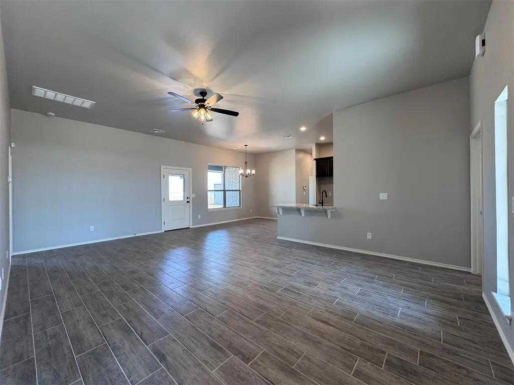 Photo 4 — 24951 Belmont Pass, Cashion, OK 73016