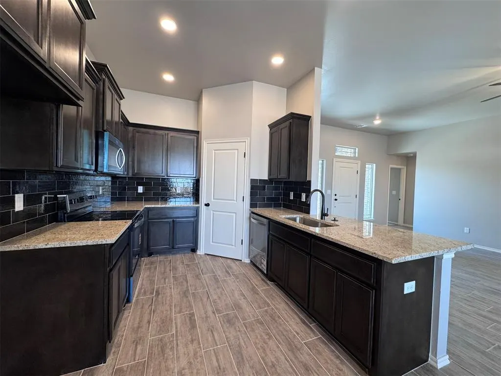 Photo 8 — 24951 Belmont Pass, Cashion, OK 73016