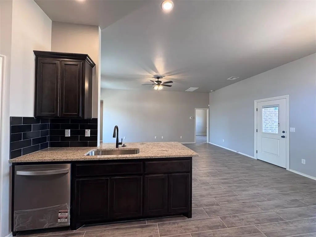 Photo 9 — 24951 Belmont Pass, Cashion, OK 73016