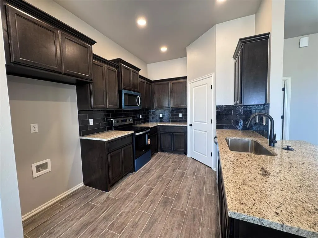 Photo 11 — 24951 Belmont Pass, Cashion, OK 73016