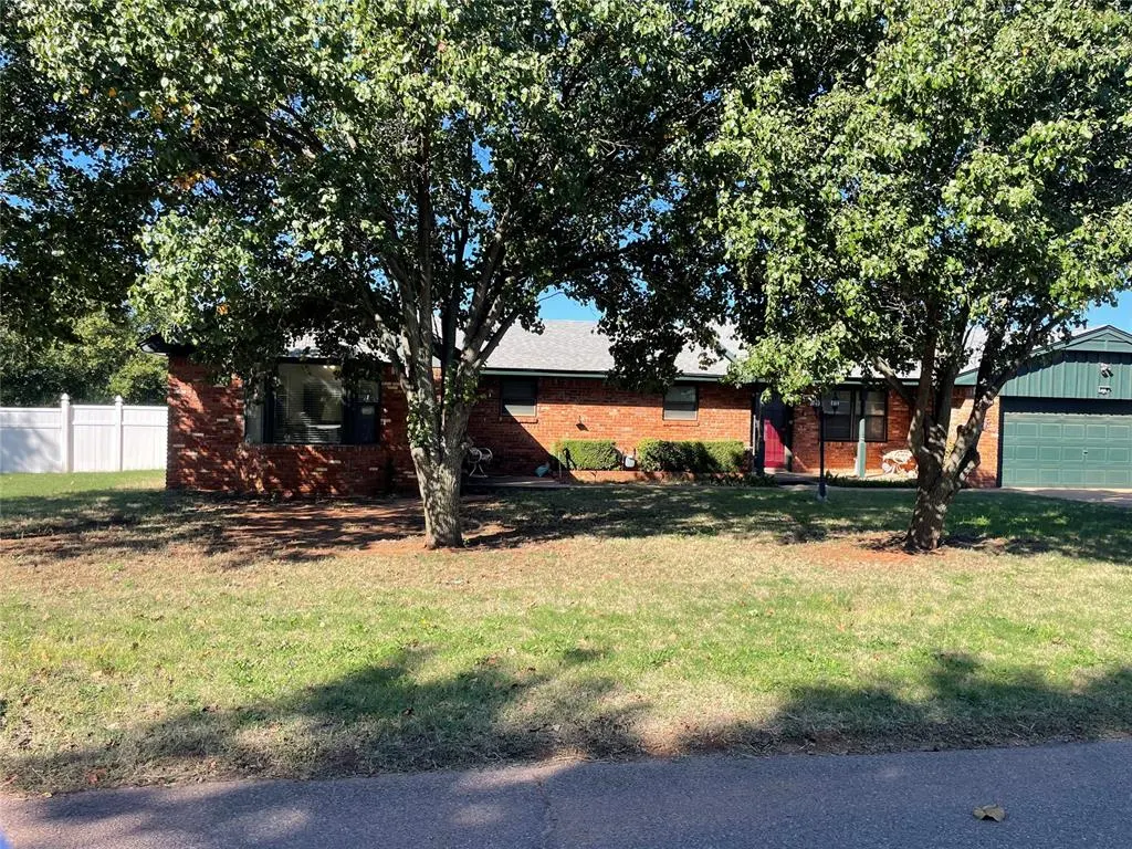 Front exterior — 3 Liberty Lane, Elk City, OK 73644