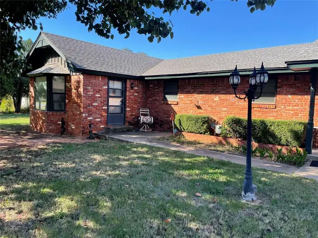 Photo 2 — 3 Liberty Lane, Elk City, OK 73644