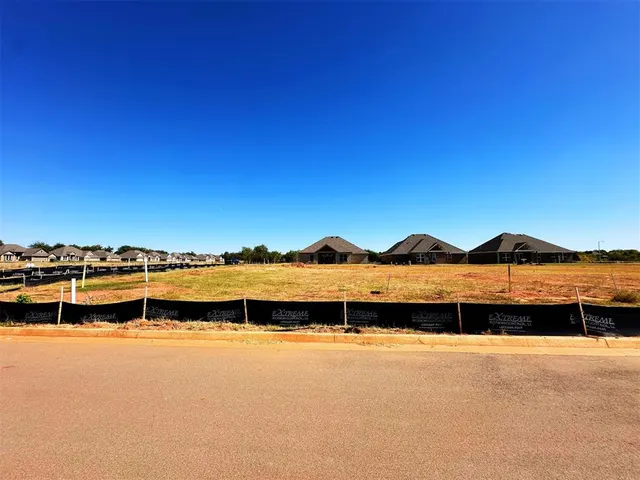 Photo 2 — 709 Manzano Drive, Norman, OK 73071