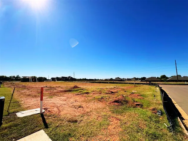 Photo 4 — 709 Manzano Drive, Norman, OK 73071