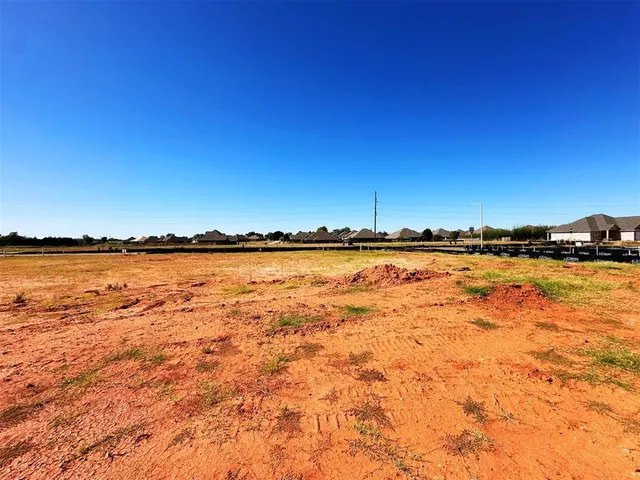 Photo 5 — 709 Manzano Drive, Norman, OK 73071