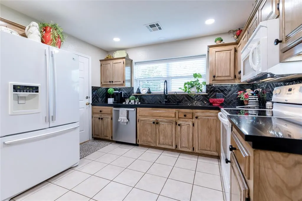 Photo 10 — 311 PEGGY Drive, Elk City, OK 73644
