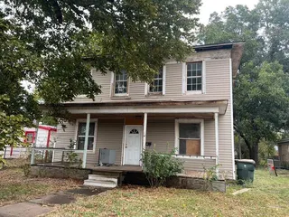 Sold home at 424 W Pennsylvania Avenue