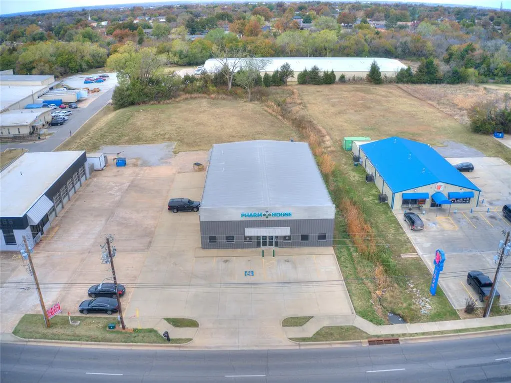 Photo 5 — 1610 N Harrison Street, Shawnee, OK 74804