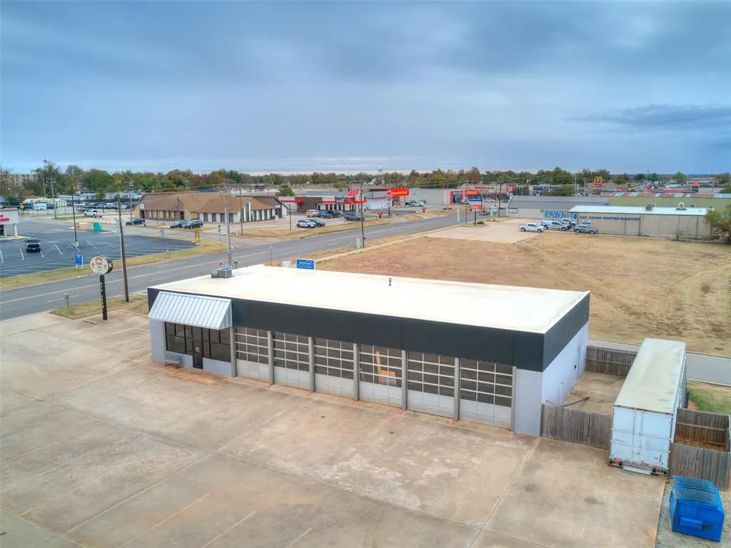 Photo 9 — 1602 N Harrison Avenue, Shawnee, OK 74804